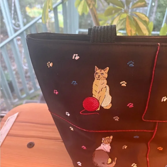 Embroidered Cat Design Black Tote Bag - Picture 13 of 16